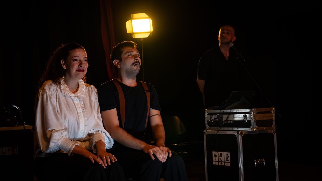 Röportaj : NEON TİYATRO