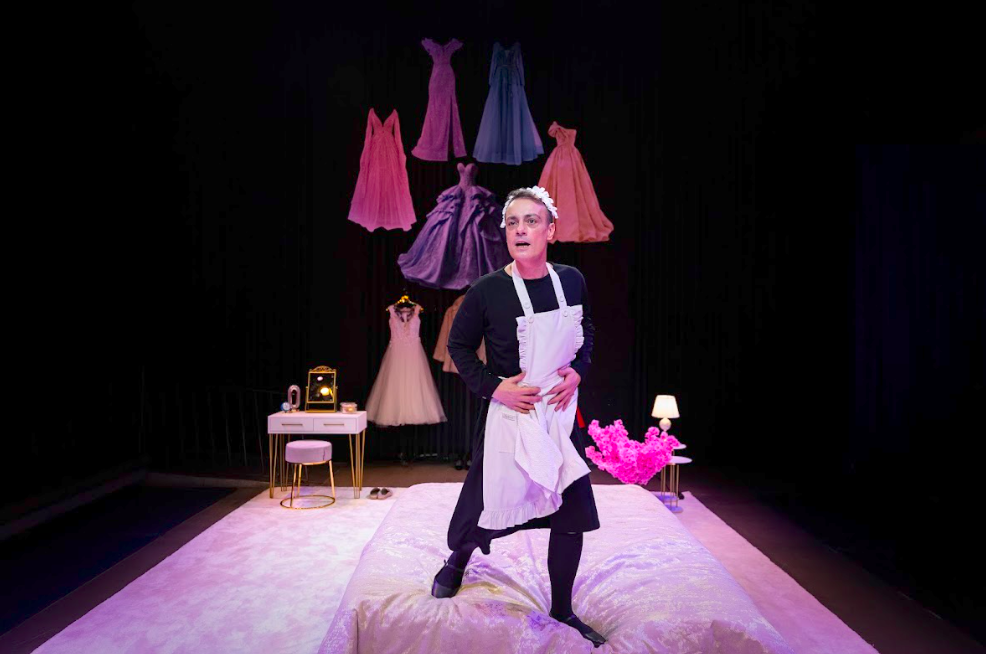 ELEŞTİRİ/ÖNERİ/TAVSİYE Hayatın yapı sökümü olarak tiyatro...